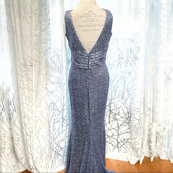 Badgley Mischka blue sequin sleeveless high neck low V open back long gown dress - Picture 5 of 16